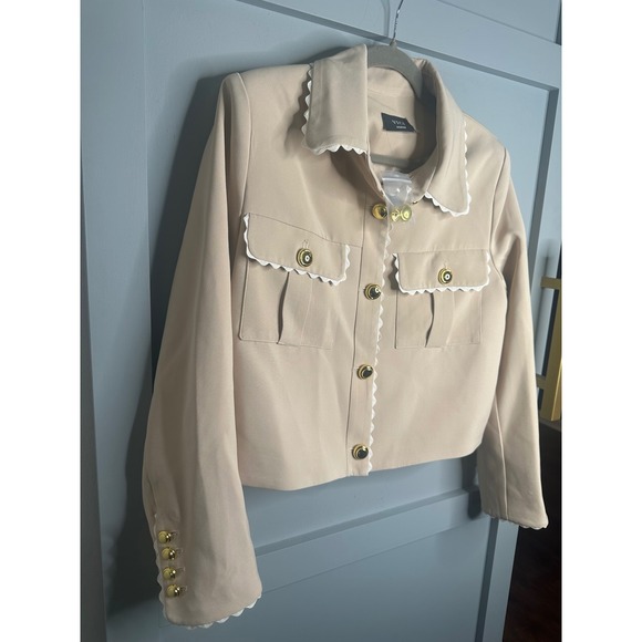 VICI Beige Women's Scalloped Trim Cropped Blazer Jacket Gold Buttons Medium - Picture 4 of 9